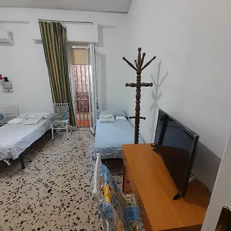 Desire'- Le Caprice 2* Palermo